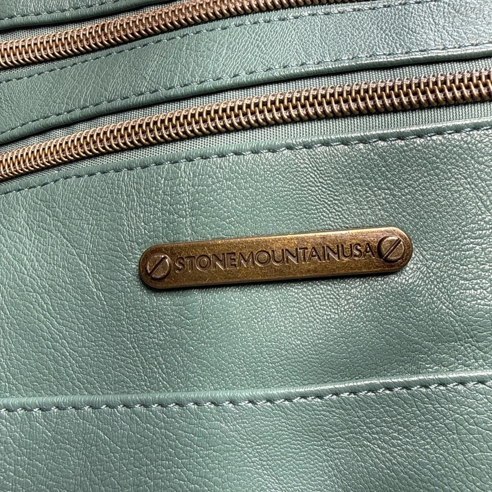 Stone Mountain USA Teal Real‎ Leather Crossbody Bag EUC